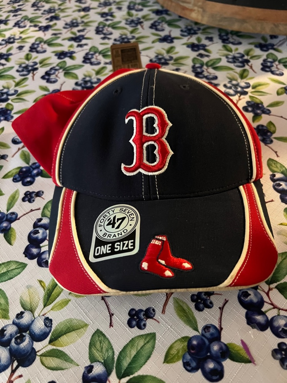 Boston Red Sox 'B' Logo Baseball Cap in Navy & Red